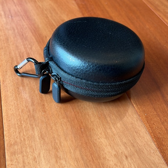 Black and Red Hard Shell Case - Picture 3 of 4